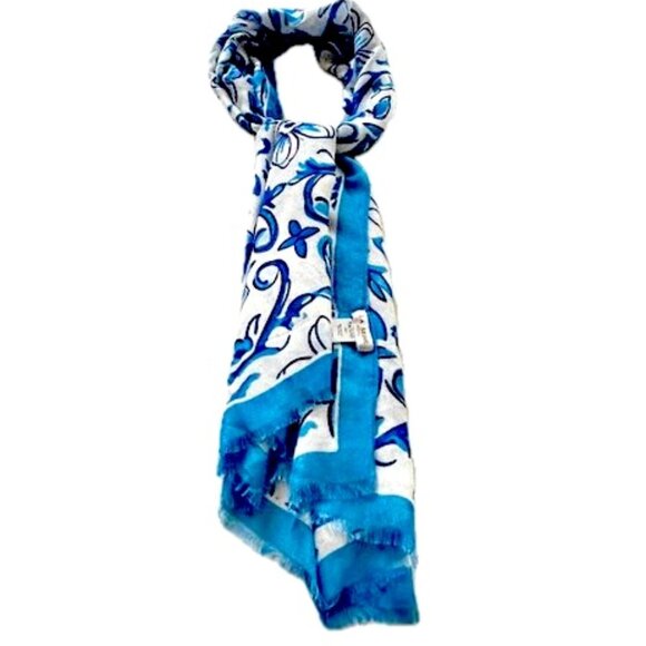La Seine Women's Scarf Wrap Scarf Blue White Floral Geometric Fringe Classic NEW - Picture 1 of 7